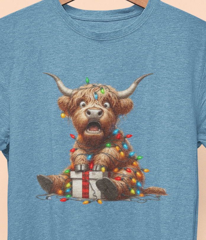 Highland Cow Christmas light package T-shirt